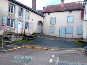 Maison mitoyenne comprenant 2 appartements