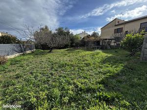 Terrain constructible 575 m² Libre constructeur