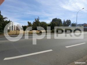 Terrain 4 611 m² Montlucon