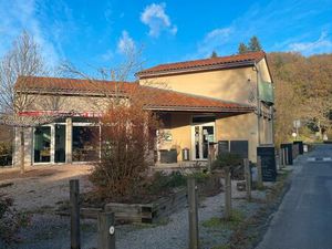 Local multiservice à louer