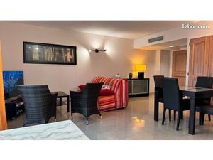 Triangle d'Or T2 54 m² avec boxe et cave - Plage du Veillat à 100 m - Centre-TGV à 250 m