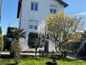 Maison 8 pièces 160 m²