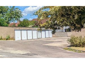 Parking/box 1 pièce 14 m²