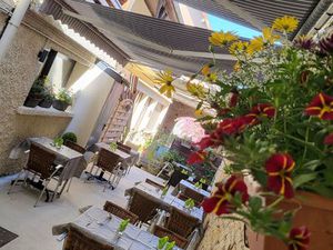 À LOUER – Local de restauration clé-en-main avec terrasse – Opportunité rare (104 m² + 35 