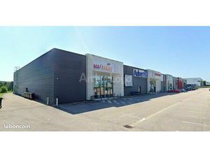 Local commercial 925 m²