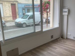 Local commercial avec vitrine