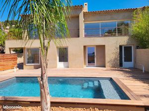 Maison 140m2 à Carqueiranne vue mer avec piscine