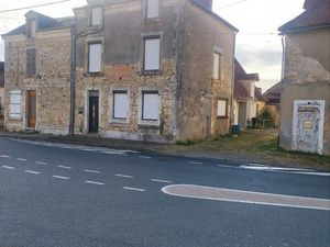 Maison avec garage cellier et terrain