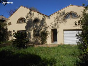 Grande bastide ancienne au coeur de La Crau