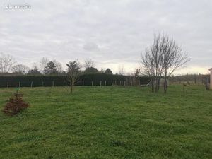 Terrain 770 m² Saint Seurin Sur L Isle