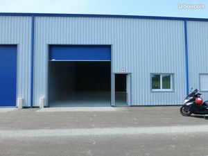 Bâtiment industriel isolé 250 m2 Ballan-miré