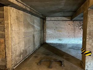 Place de parking sécurisé joué les Tours centre