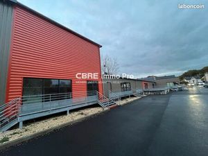 Local commercial 742 m²
