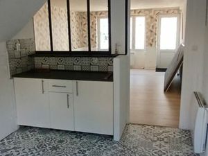 Maison T3 2 chambres + cour + atelier Descartes centre