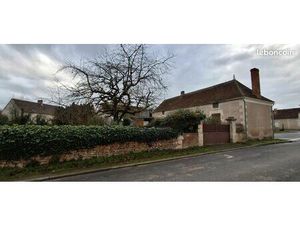 Maison / Longère à rénover – 85 m² habitables + grenier aménageable – Centre bourg de Néon