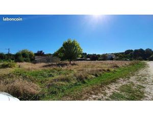 Terrain 650 m² Camarsac