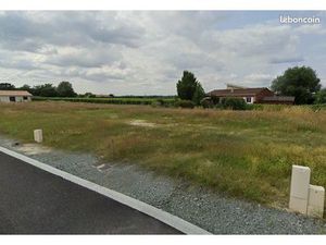 Terrain 685 m² Saint Quentin De Baron