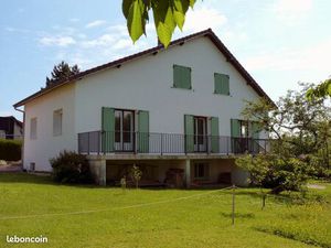 Appartement T4 100m² + terrasse dans maison rénovée en 2018 – Pirey