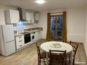 Studio   location annuelle à PORT LA NOUVELLE