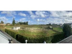 Terrain de 400m² avec garage  très peu de vis-à-vis  situé à Ploumagoar