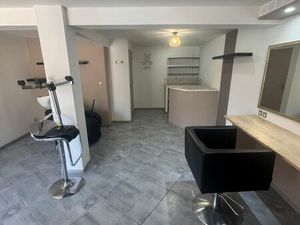 ? Local Commercial à Louer (30m²) – Ancien Salon de Coiffure en Bord de Nationale