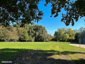 Terrain 2 200 m² Moulon