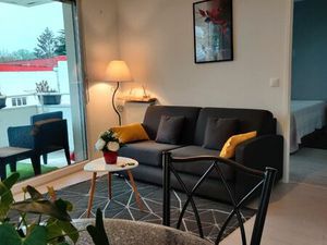 Appartement meublé -41m2 + balcon 5m2 + 2x place de parkings sous terrain-plein coeur de v