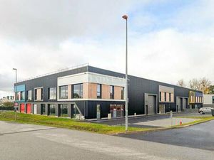 Local d'activités à vendre