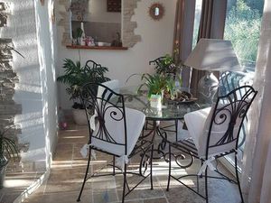 Bas de maison centre port + 2 garages