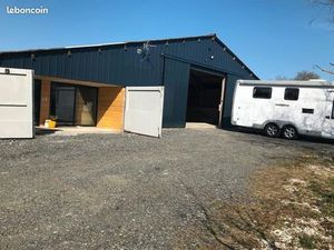 Hangar avec Appartement à Vendre – Idéal Artisan  Stockage ou Loft