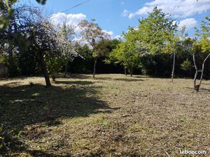 Parcelle de 801 M2 Clôturée dans le Bourg de Semblancay