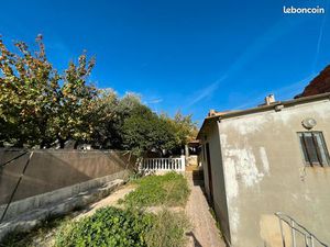 Jolie petite maison avec potentiel proche Lacordaire