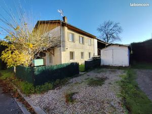 Immeuble 200m² 2 apts + 2 garages POMEROL 180 000