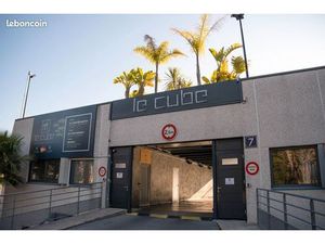 ATELIERS 250m2 À LOUER