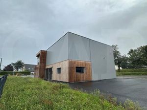 Local industriel 260 m²