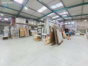 Local d'activité 878 m²