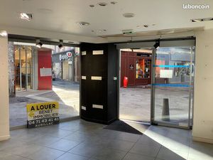 Local commercial 56 m² Aurillac