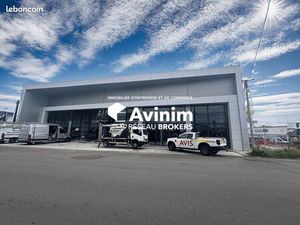 Local 233 m² Baie-Mahault