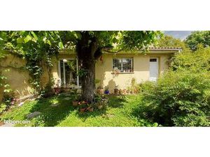 Maison mitoyenne de village+jardin+garage