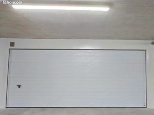 Grand Double box à vendre  niveau -1 d'un bel immeuble récent sécurisé  autorisation borne