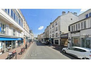 Local commercial 35 m² ST MAUR DES FOSSES