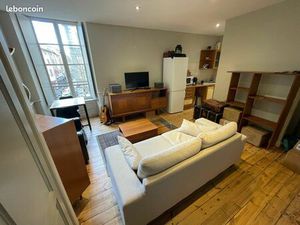 Appartement t2 rénové à louer   cinéma ville haute