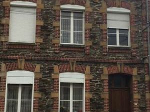 Maison à vendre – 150 m² habitables + Local commercial – 138 000