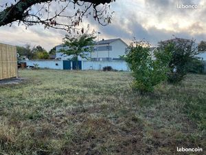 Terrain 570 m² Le Haillan