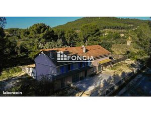 Local chambres d'hôtes 640 m²