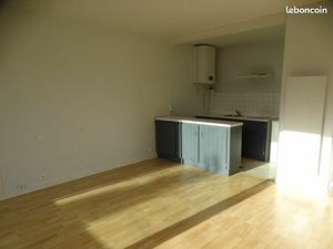 STUDIO 27m² Centre ville SAINTES