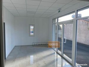 Local d'activité 98 m²