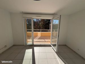 Vends T3 avec terrasse et places parking