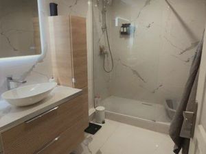 VIE DE VILLAGE - Appartement T3 de 73m2 - 13360 ROQUEVAIRE