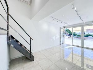 Local commercial port de Bandol - Bail à céder